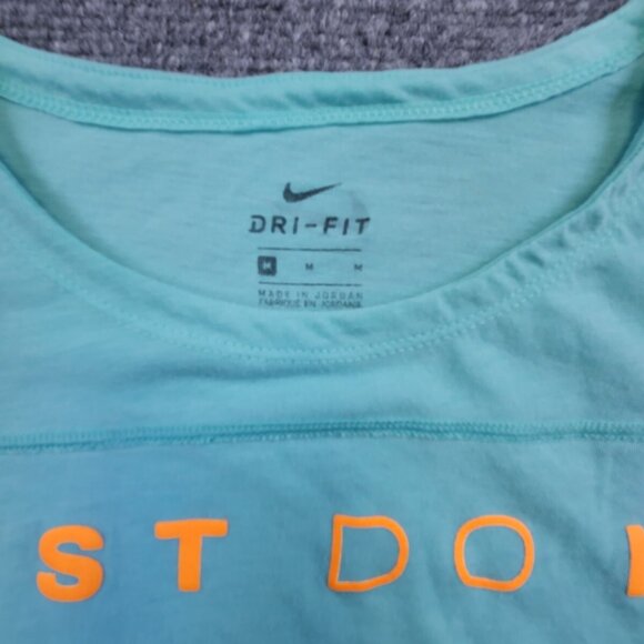 Nike Dri-Fit Just Do It Woman's Medium Light Blue Short Sleeve Crop Tshirt - Picture 3 of 6